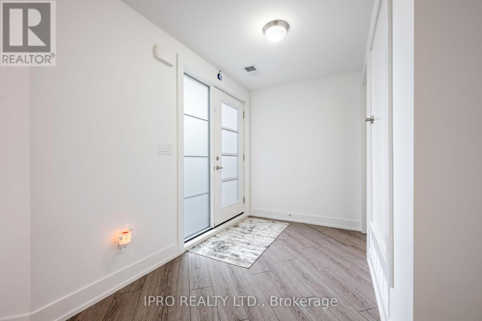 












104 - 17 CENTRE STREET

,
Orangeville,




Ontario
L9W7S6


