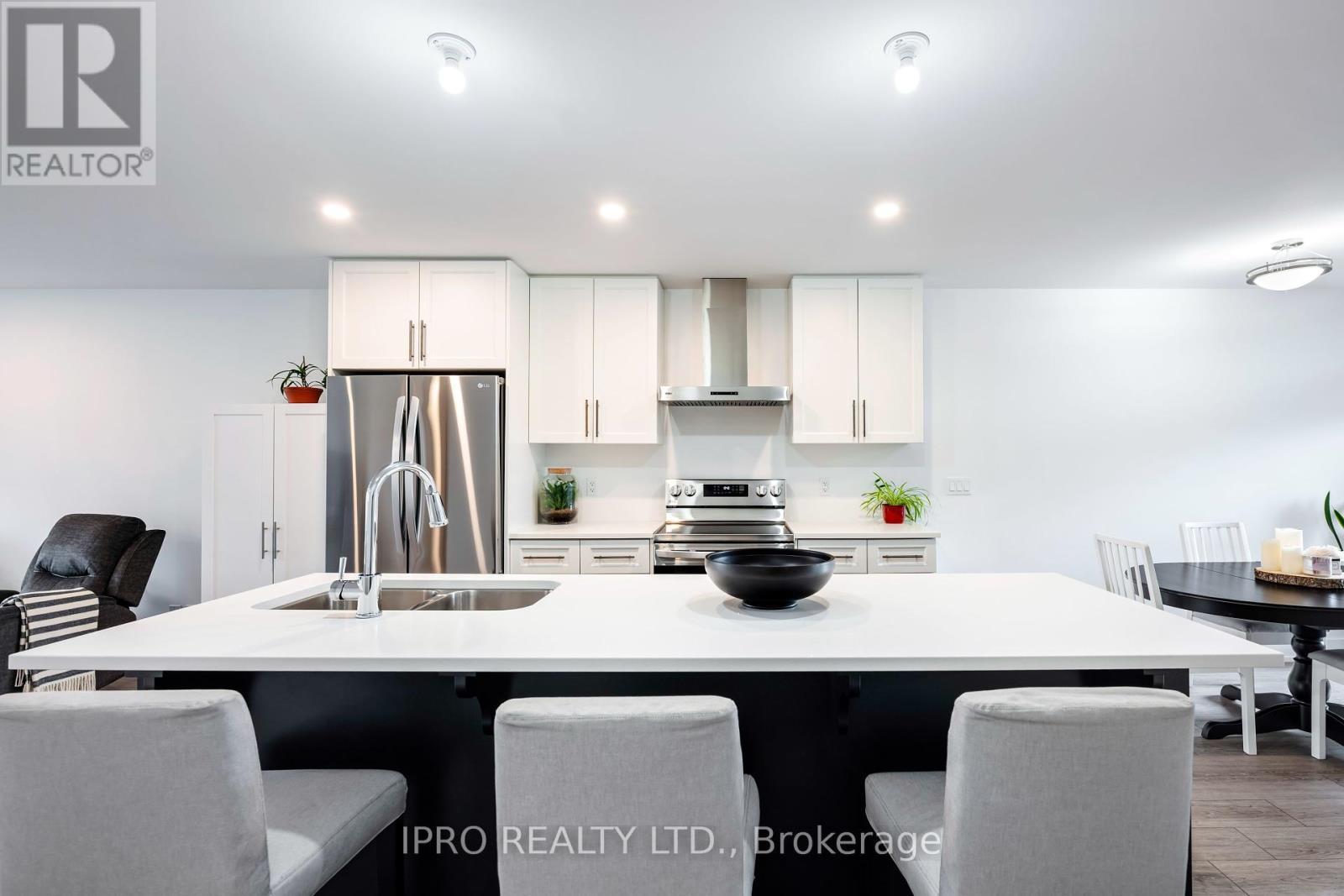 












104 - 17 CENTRE STREET

,
Orangeville,




Ontario
L9W7S6

