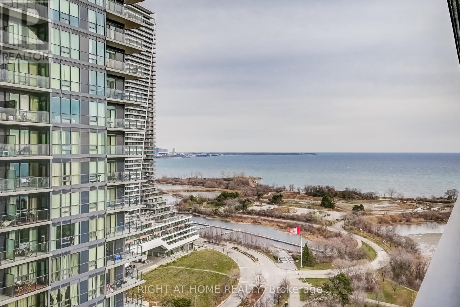 












2710 - 2212 LAKE SHORE BOULEVARD W

,
Toronto (Mimico),




Ontario
M8V1A4

