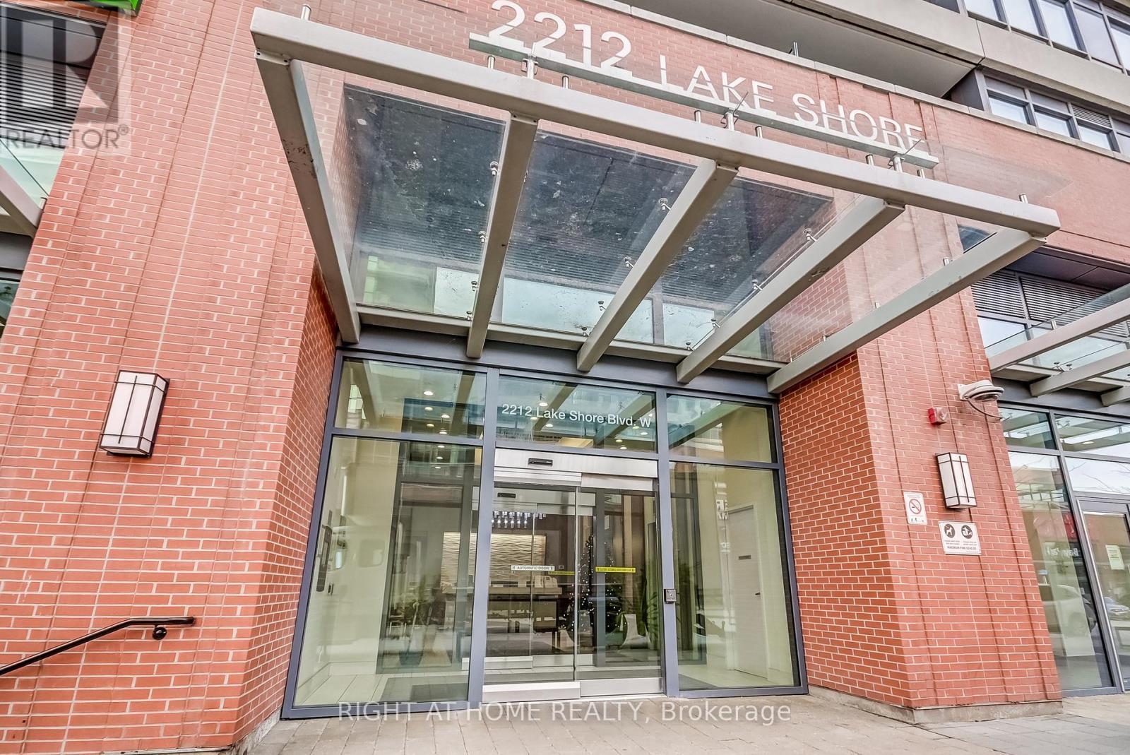 












2710 - 2212 LAKE SHORE BOULEVARD W

,
Toronto (Mimico),




Ontario
M8V1A4

