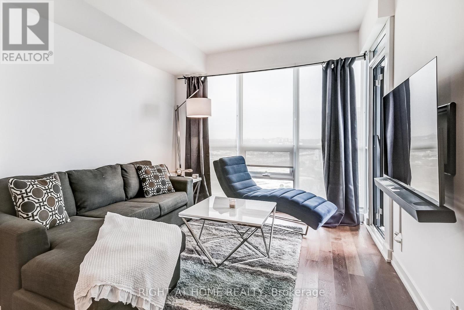 












2710 - 2212 LAKE SHORE BOULEVARD W

,
Toronto (Mimico),




Ontario
M8V1A4

