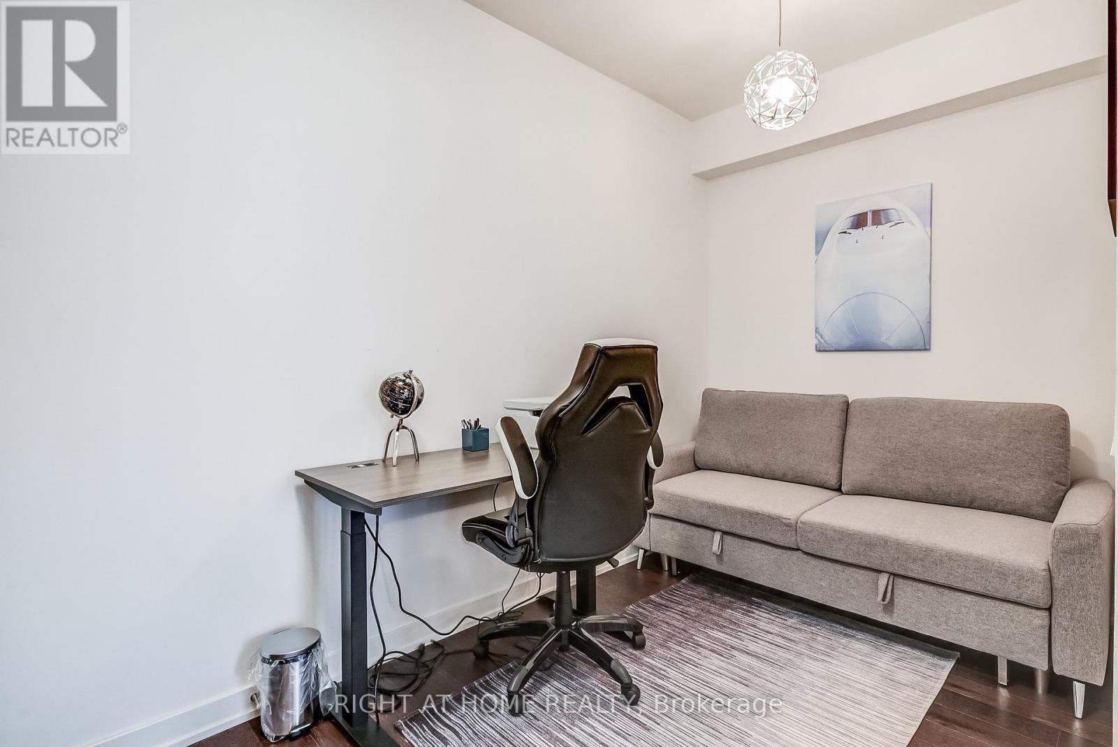 












2710 - 2212 LAKE SHORE BOULEVARD W

,
Toronto (Mimico),




Ontario
M8V1A4

