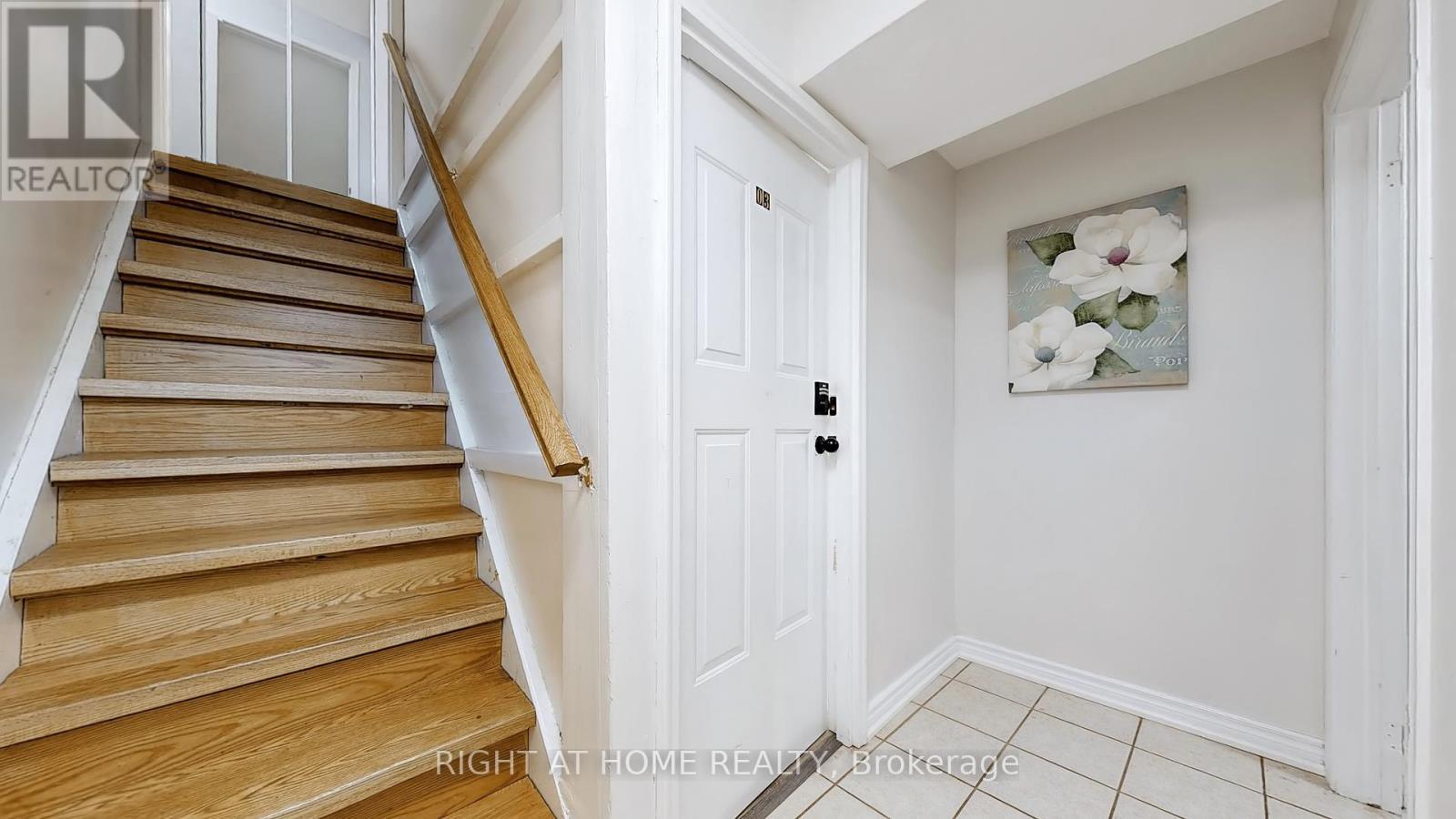 












5253 FLORAL HILL CRESCENT S

,
Mississauga (East Credit),




Ontario
L5V1V4

