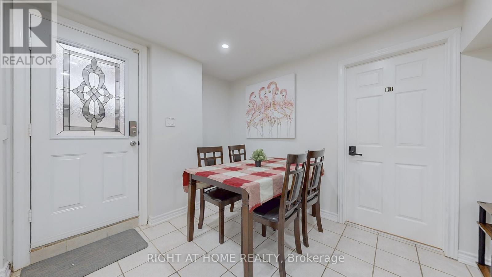 












5253 FLORAL HILL CRESCENT S

,
Mississauga (East Credit),




Ontario
L5V1V4

