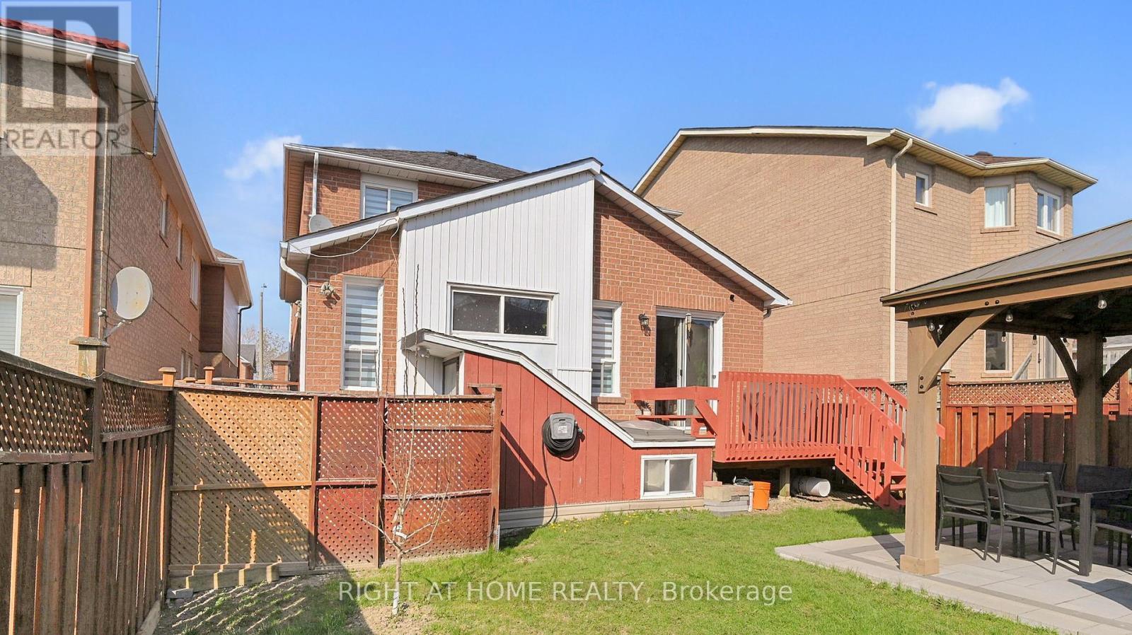 












5253 FLORAL HILL CRESCENT S

,
Mississauga (East Credit),




Ontario
L5V1V4

