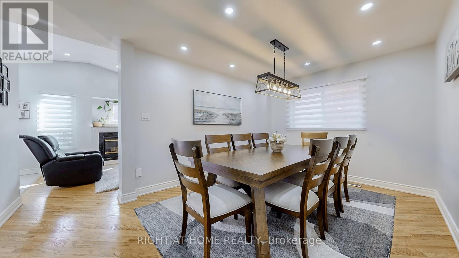 












5253 FLORAL HILL CRESCENT S

,
Mississauga (East Credit),




Ontario
L5V1V4


