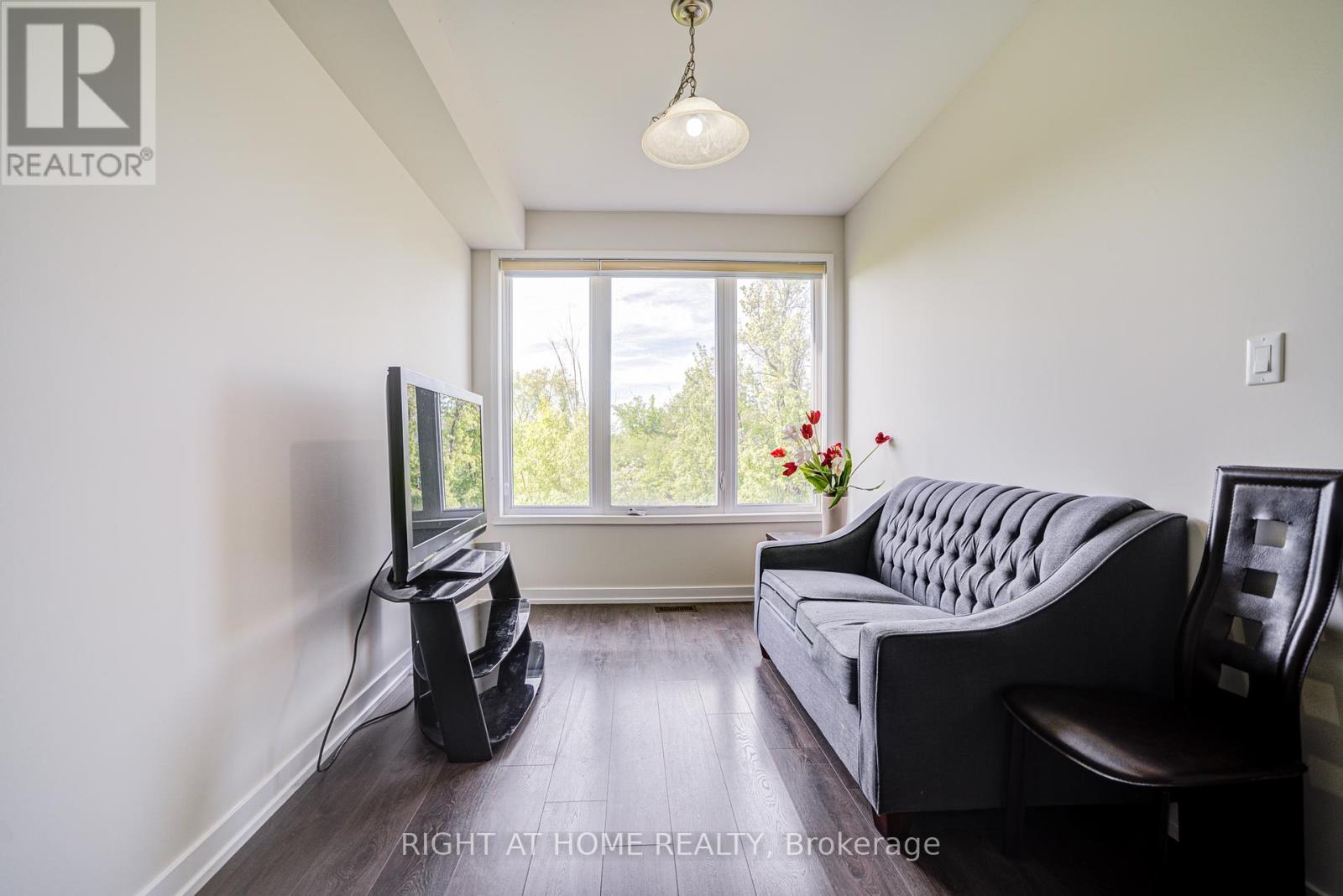 












229 FOWLEY DRIVE

,
Oakville (GO Glenorchy),




Ontario
L6H0P3

