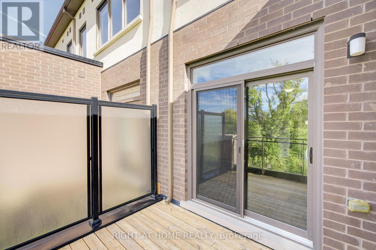 












229 FOWLEY DRIVE

,
Oakville (GO Glenorchy),




Ontario
L6H0P3


