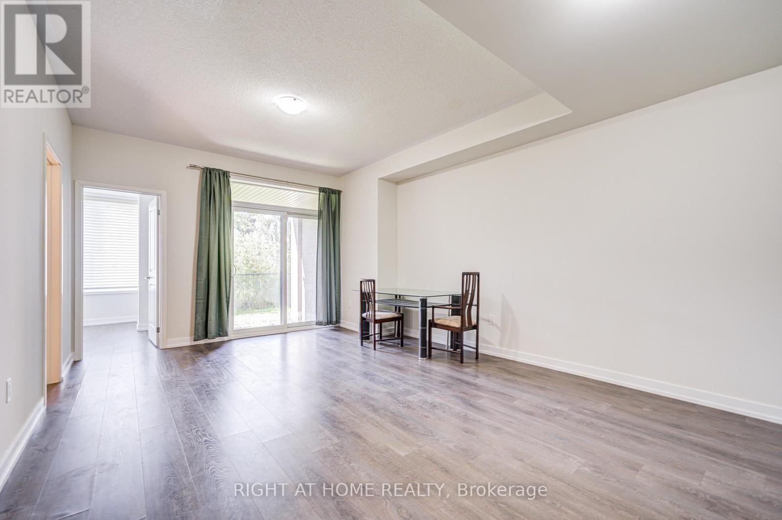 












229 FOWLEY DRIVE

,
Oakville (GO Glenorchy),




Ontario
L6H0P3

