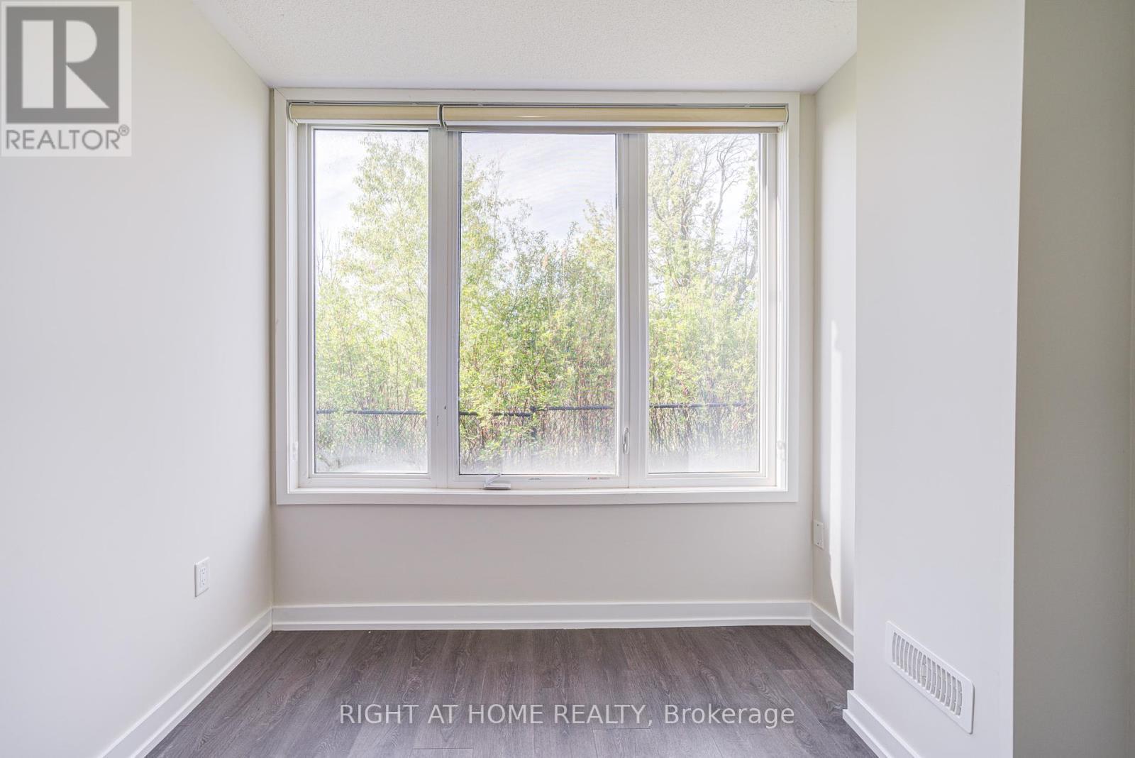












229 FOWLEY DRIVE

,
Oakville (GO Glenorchy),




Ontario
L6H0P3

