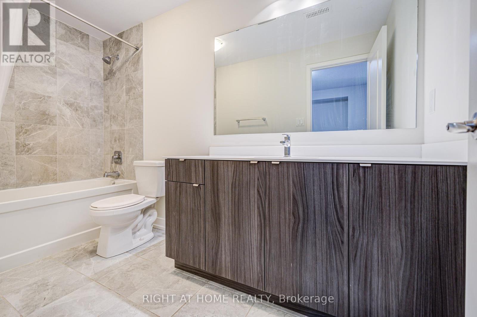 












229 FOWLEY DRIVE

,
Oakville (GO Glenorchy),




Ontario
L6H0P3


