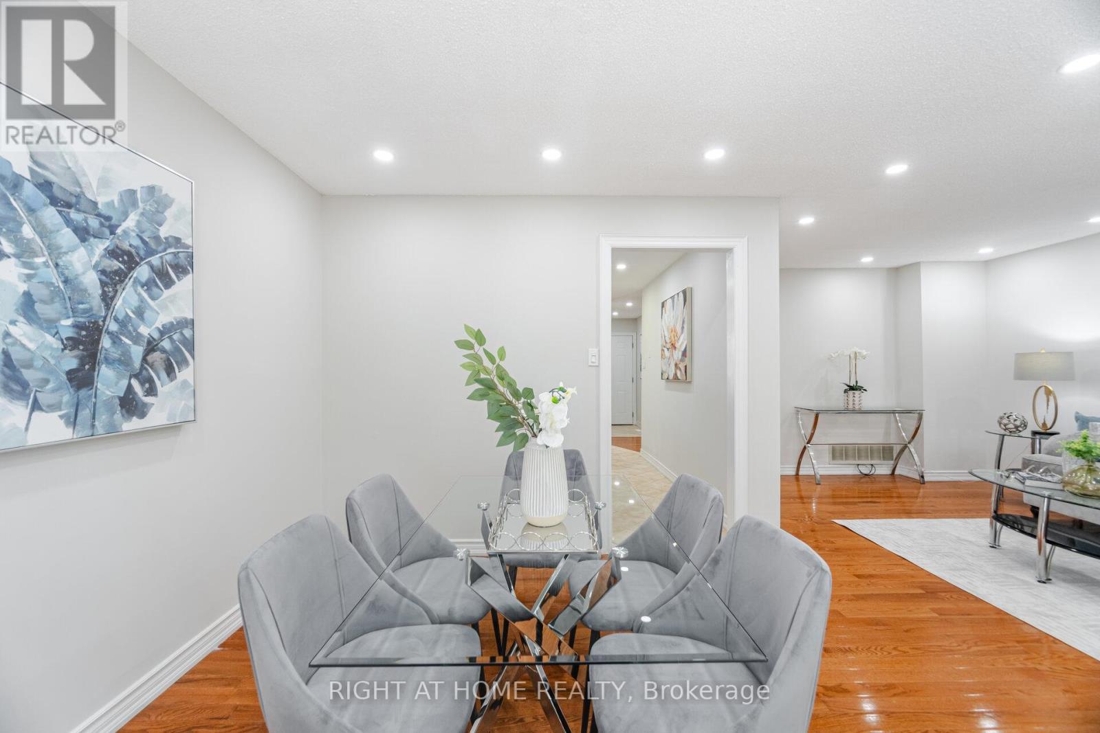 












98 - 3600 COLONIAL DRIVE

,
Mississauga (Erin Mills),




Ontario
L5L5P5

