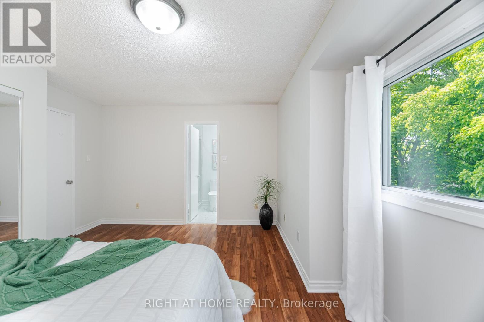 












98 - 3600 COLONIAL DRIVE

,
Mississauga (Erin Mills),




Ontario
L5L5P5

