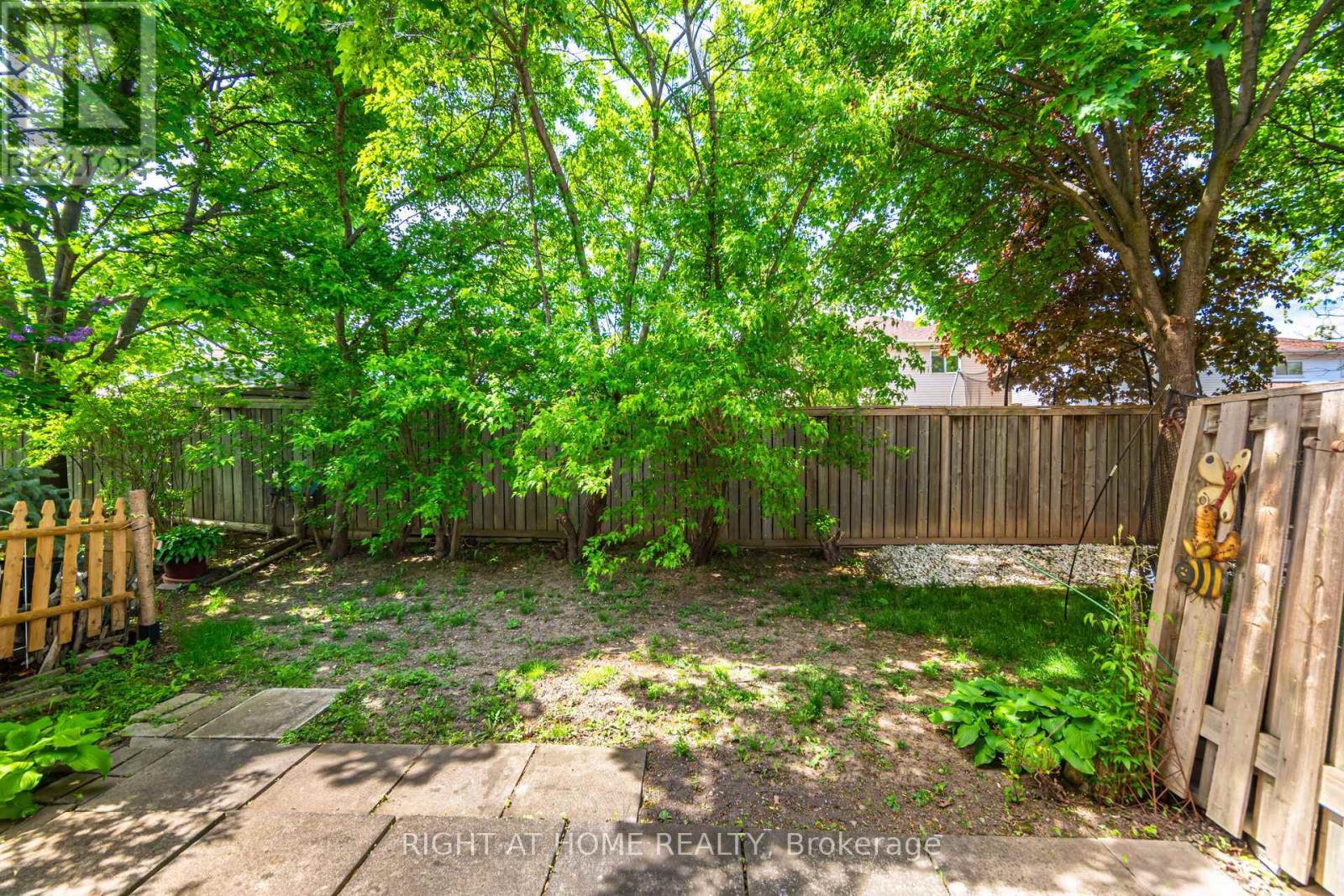 












98 - 3600 COLONIAL DRIVE

,
Mississauga (Erin Mills),




Ontario
L5L5P5

