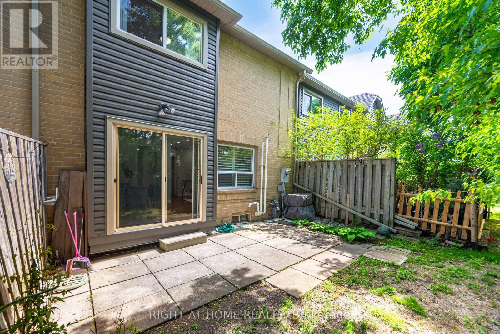 












98 - 3600 COLONIAL DRIVE

,
Mississauga (Erin Mills),




Ontario
L5L5P5

