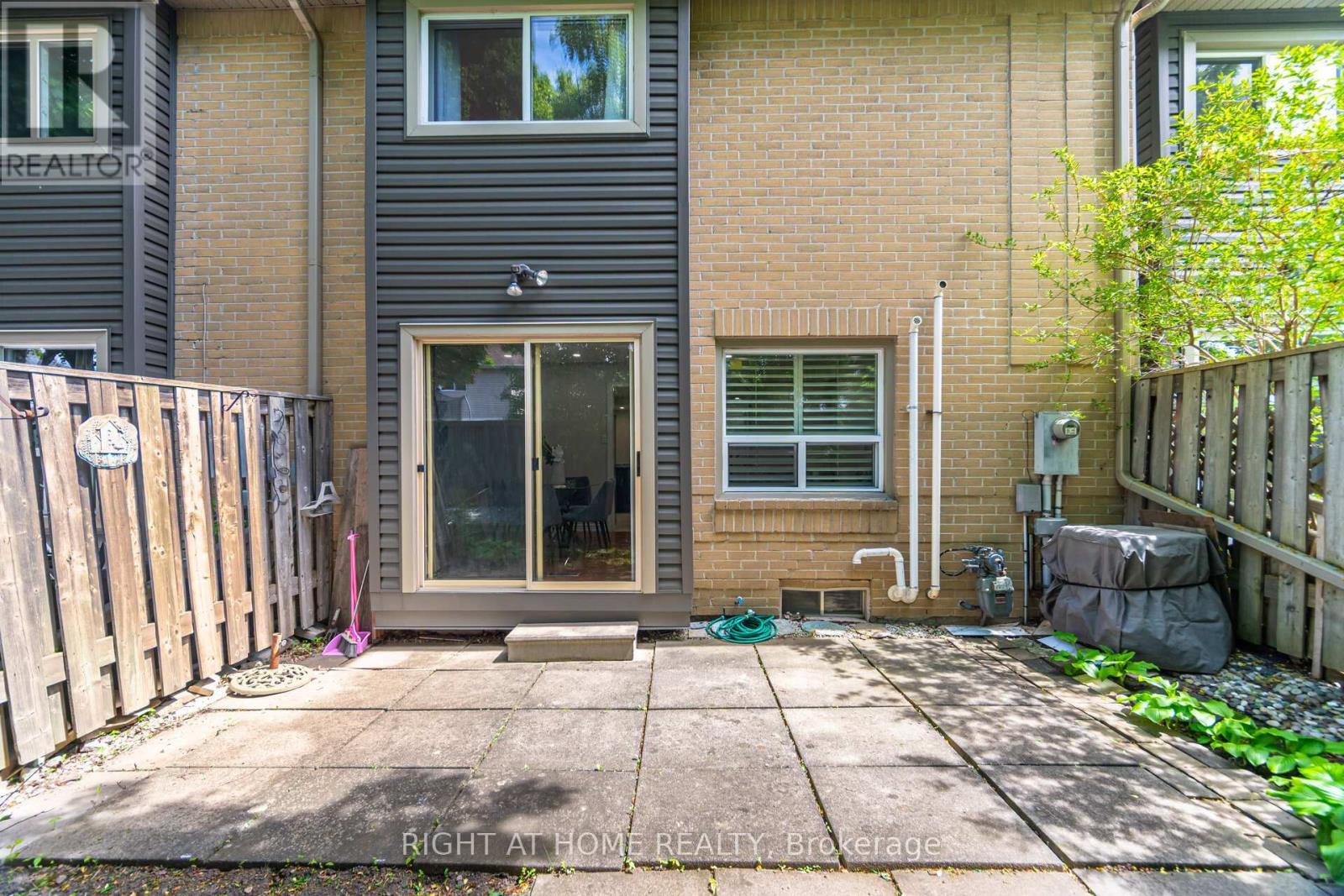 












98 - 3600 COLONIAL DRIVE

,
Mississauga (Erin Mills),




Ontario
L5L5P5

