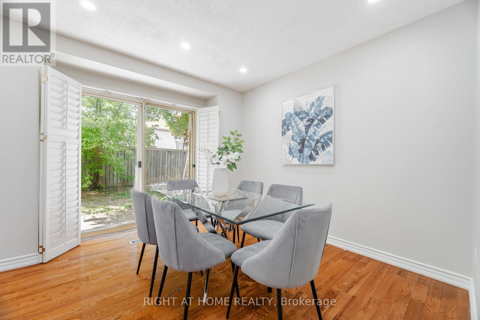 












98 - 3600 COLONIAL DRIVE

,
Mississauga (Erin Mills),




Ontario
L5L5P5

