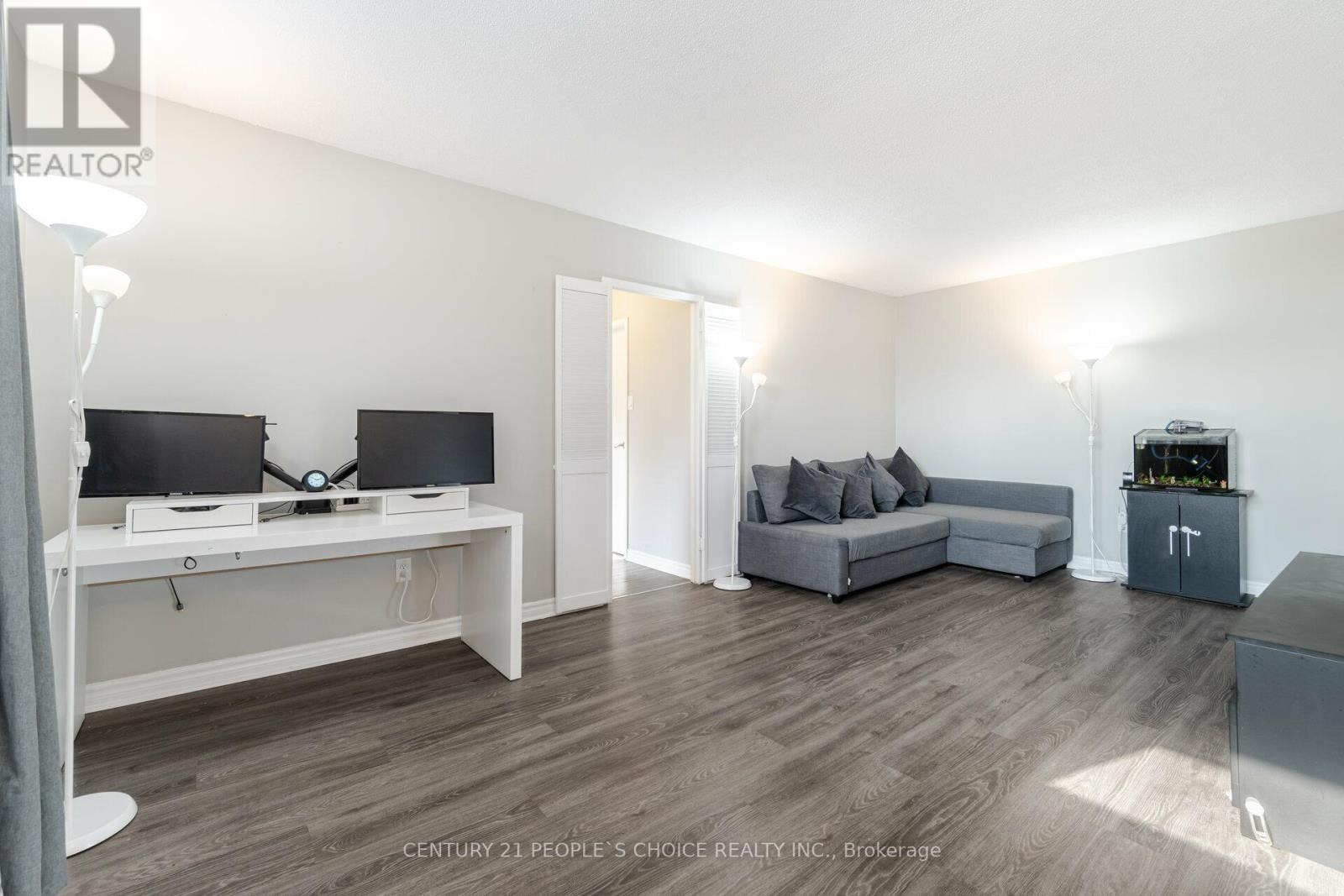 












205 - 3065 QUEEN FREDERICA DRIVE

,
Mississauga (Applewood),




Ontario
L4Y3A3

