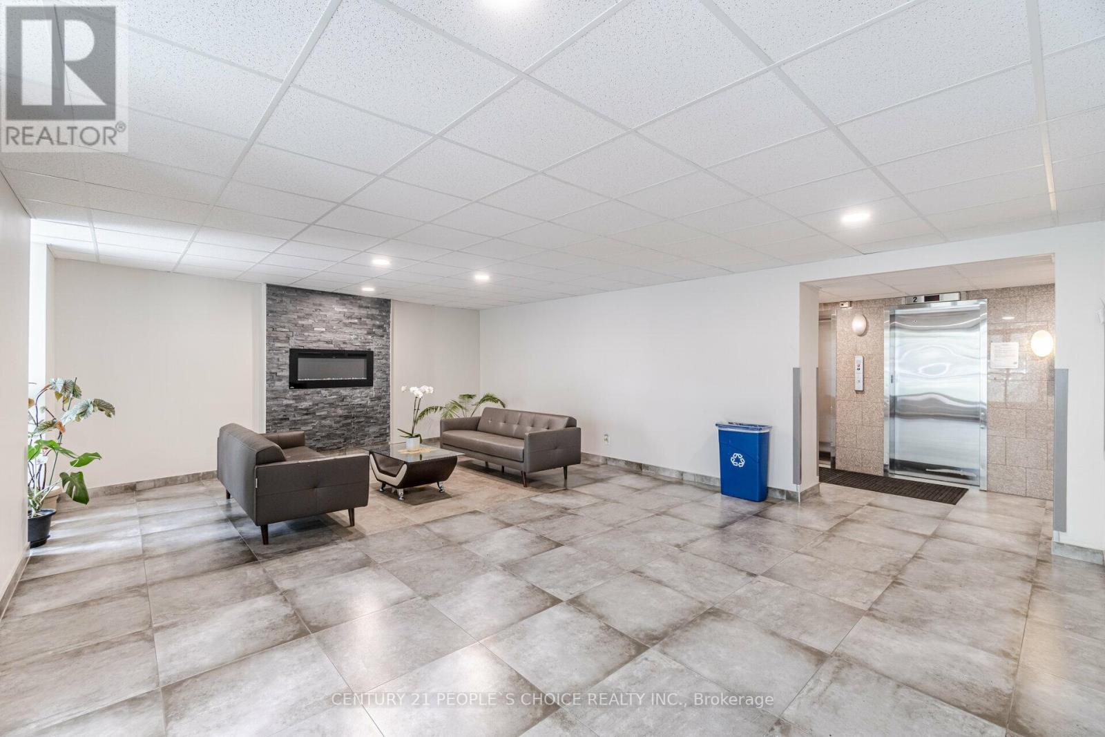 












205 - 3065 QUEEN FREDERICA DRIVE

,
Mississauga (Applewood),




Ontario
L4Y3A3

