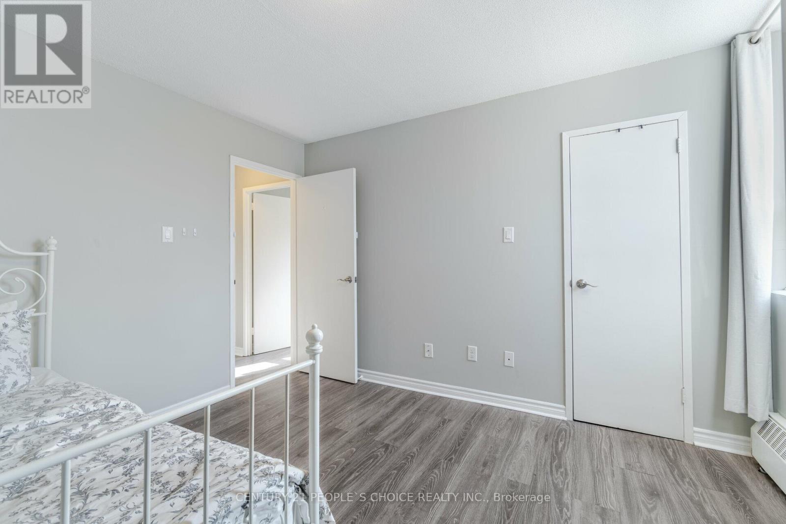 












205 - 3065 QUEEN FREDERICA DRIVE

,
Mississauga (Applewood),




Ontario
L4Y3A3

