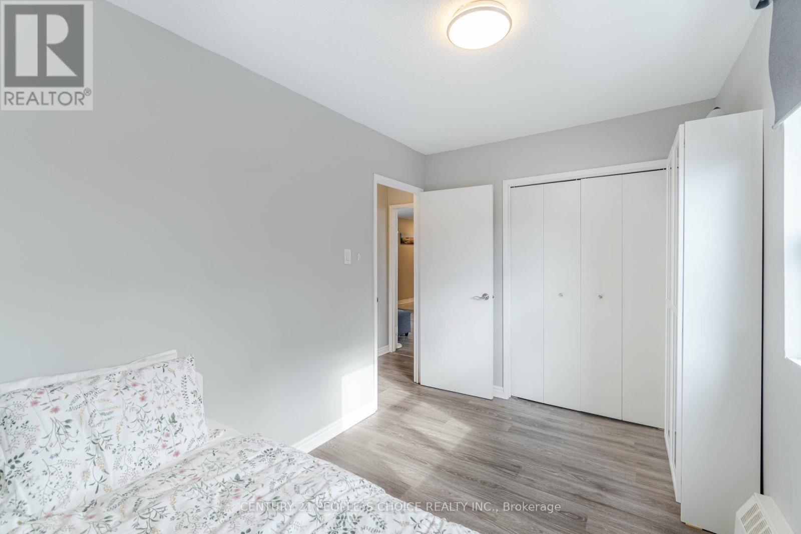 












205 - 3065 QUEEN FREDERICA DRIVE

,
Mississauga (Applewood),




Ontario
L4Y3A3

