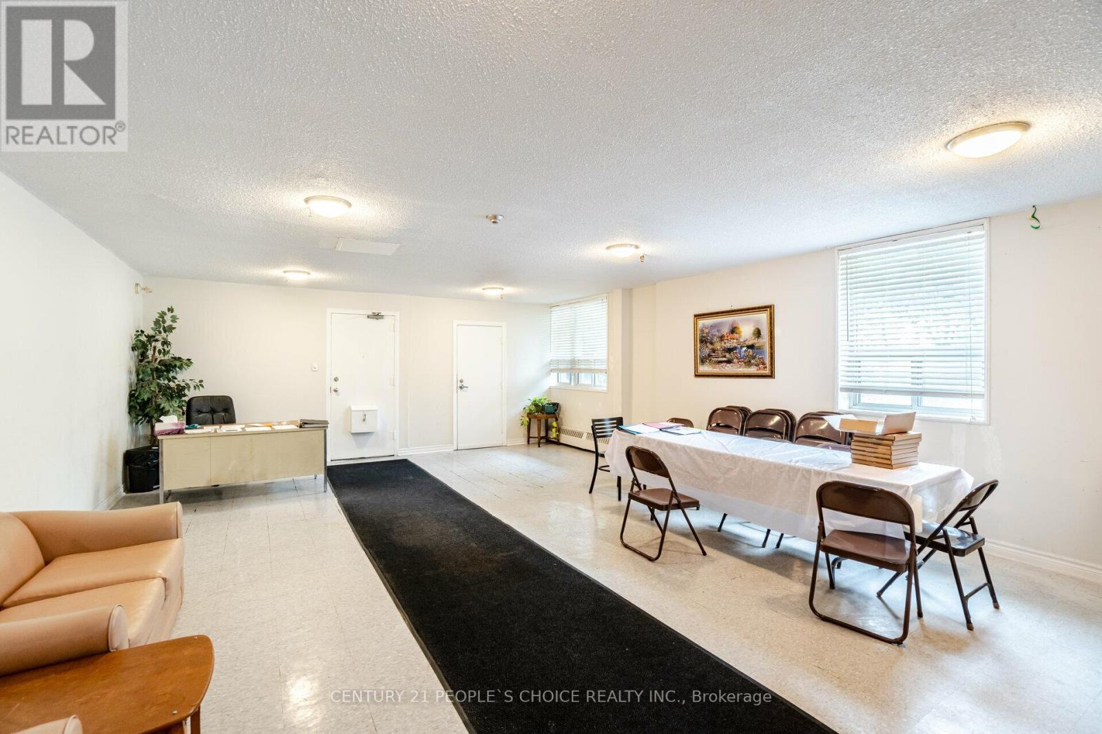 












205 - 3065 QUEEN FREDERICA DRIVE

,
Mississauga (Applewood),




Ontario
L4Y3A3

