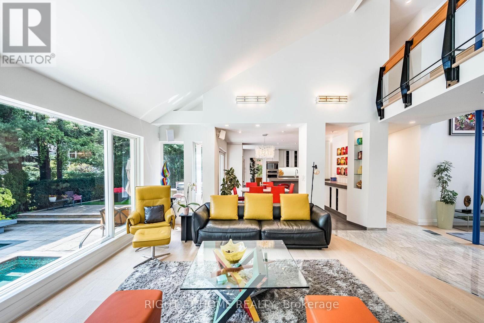












1 FRIARS LANE

,
Toronto (Princess-Rosethorn),




Ontario
M9A1T6


