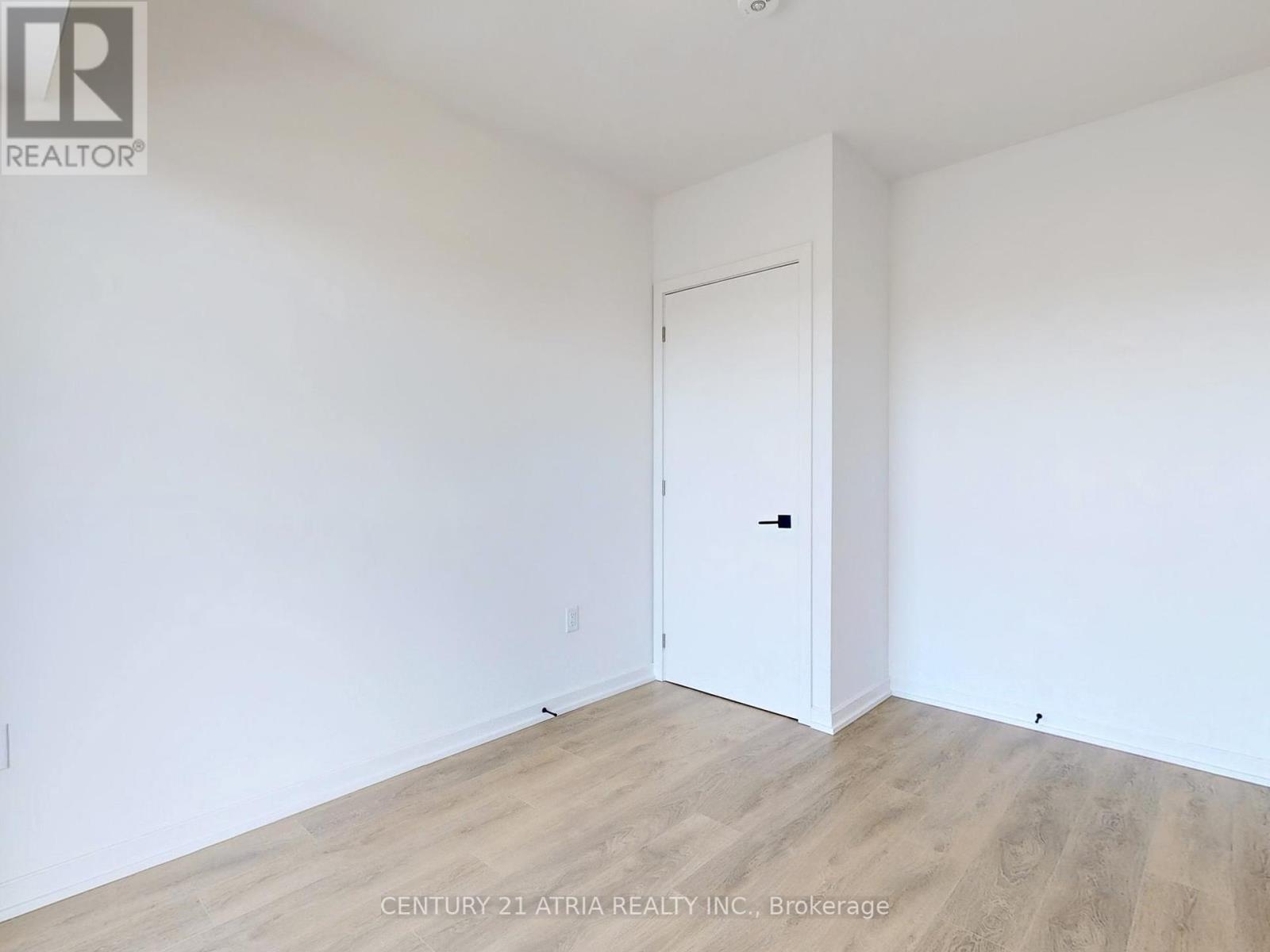 












605 - 1285 DUPONT STREET

,
Toronto (Dovercourt-Wallace Emerson-Junction),




Ontario
M6H2A6


