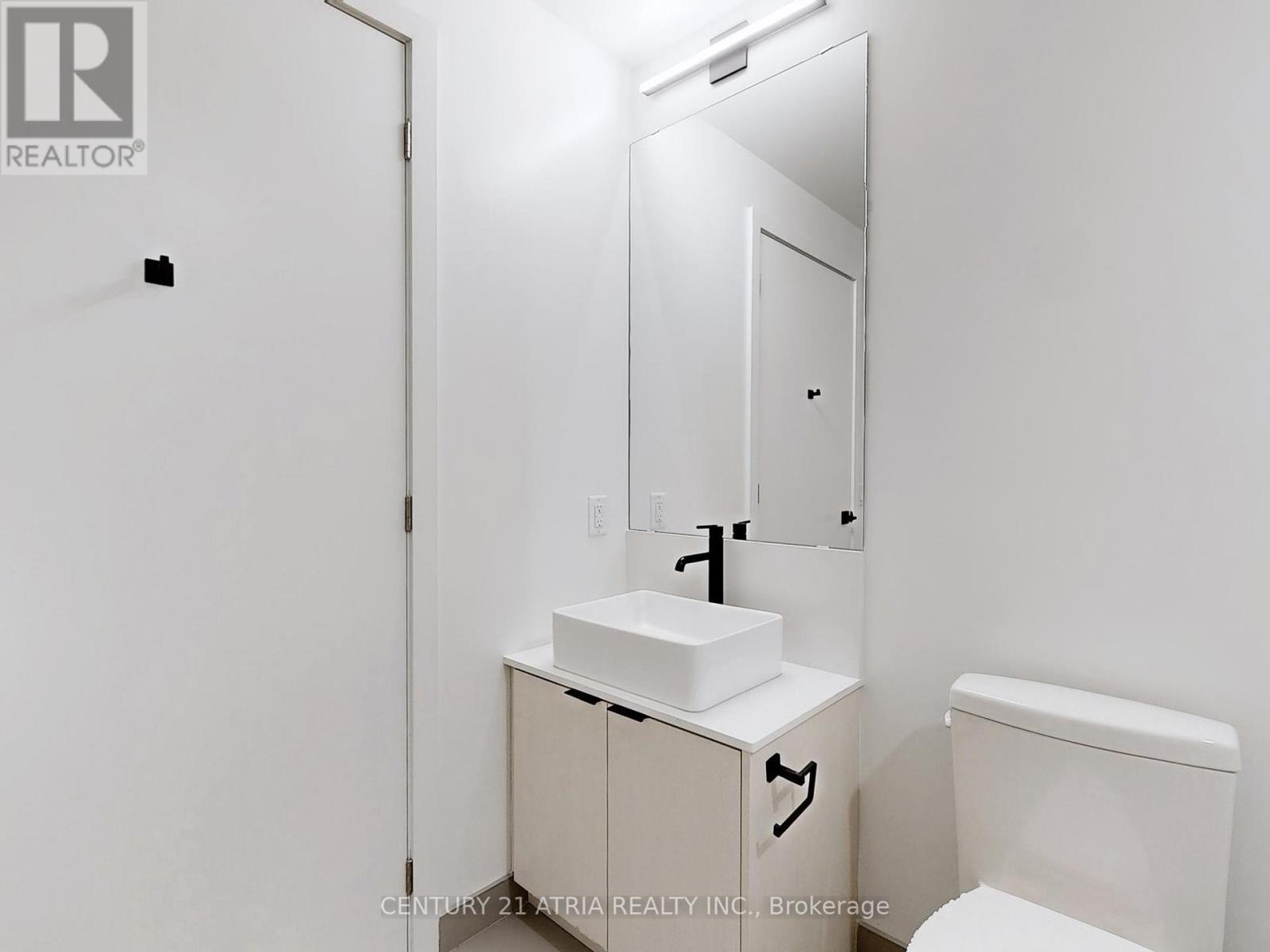 












605 - 1285 DUPONT STREET

,
Toronto (Dovercourt-Wallace Emerson-Junction),




Ontario
M6H2A6

