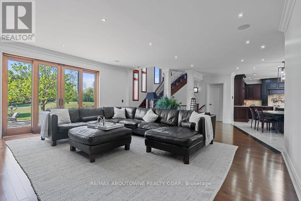 












2659 2 SIDE ROAD

,
Burlington,




Ontario
L7M0T7

