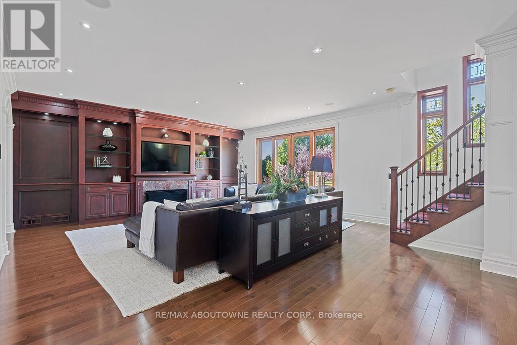 












2659 2 SIDE ROAD

,
Burlington,




Ontario
L7M0T7

