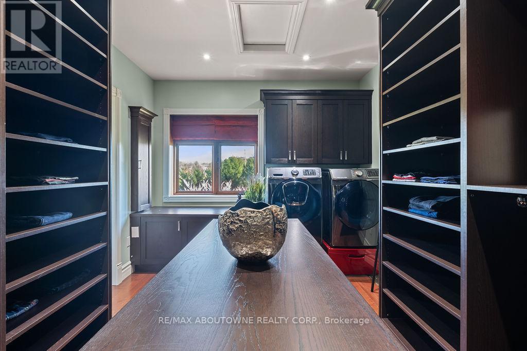 












2659 2 SIDE ROAD

,
Burlington,




Ontario
L7M0T7

