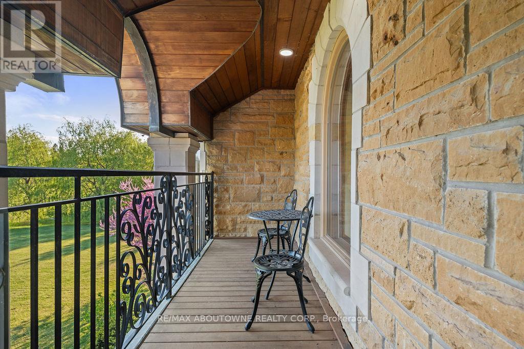 












2659 2 SIDE ROAD

,
Burlington,




Ontario
L7M0T7

