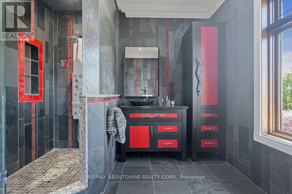 












2659 2 SIDE ROAD

,
Burlington,




Ontario
L7M0T7

