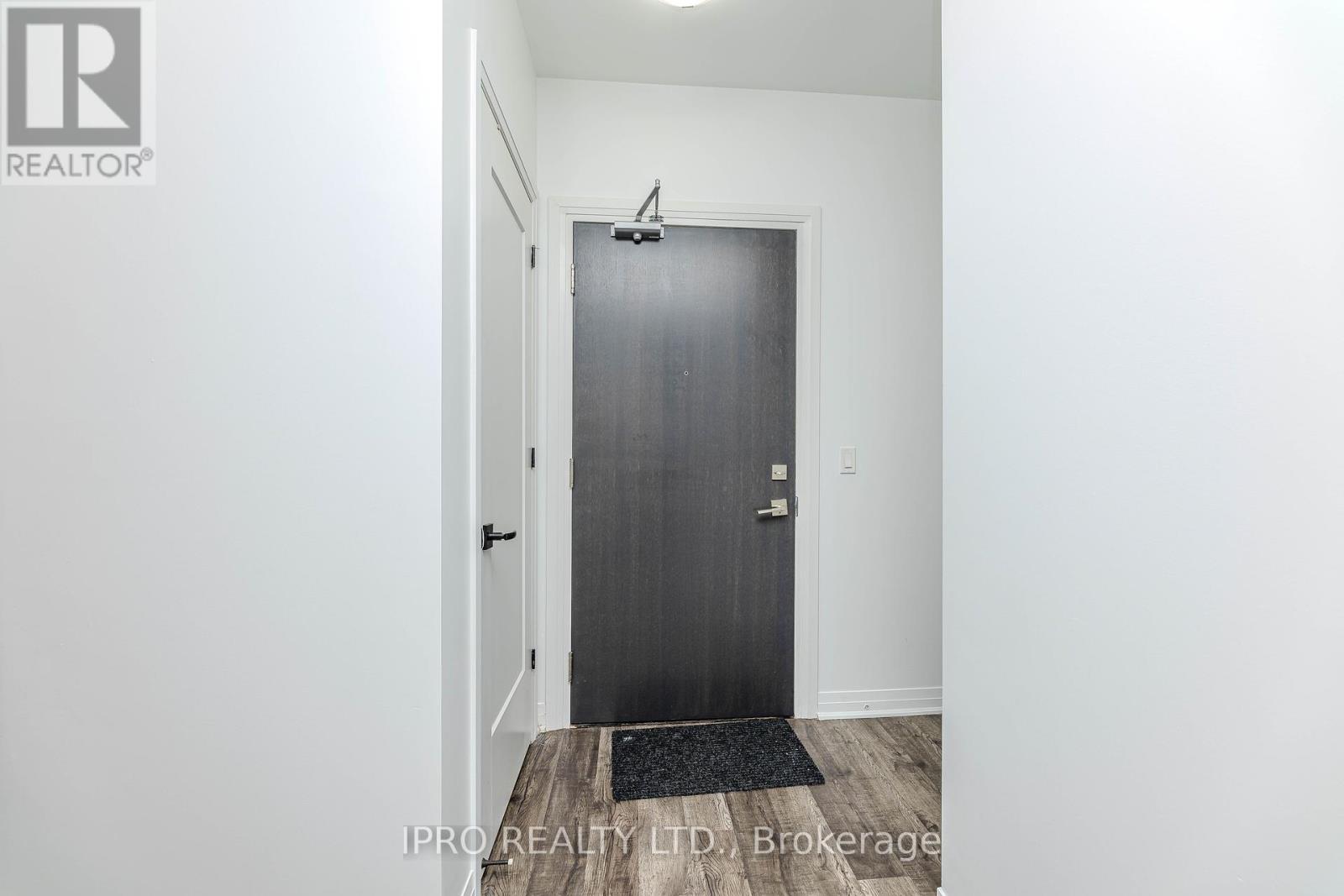 












121 - 102 GROVEWOOD COMMON

,
Oakville (GO Glenorchy),




Ontario
L6H0X2

