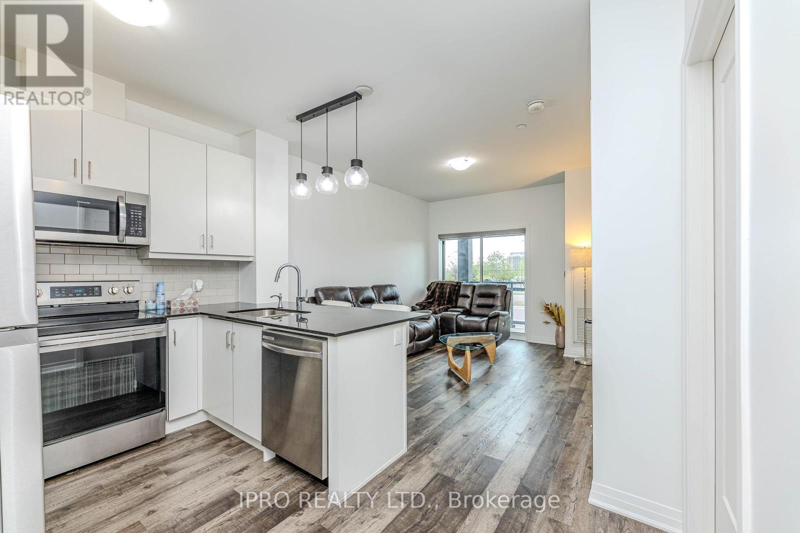 












121 - 102 GROVEWOOD COMMON

,
Oakville (GO Glenorchy),




Ontario
L6H0X2

