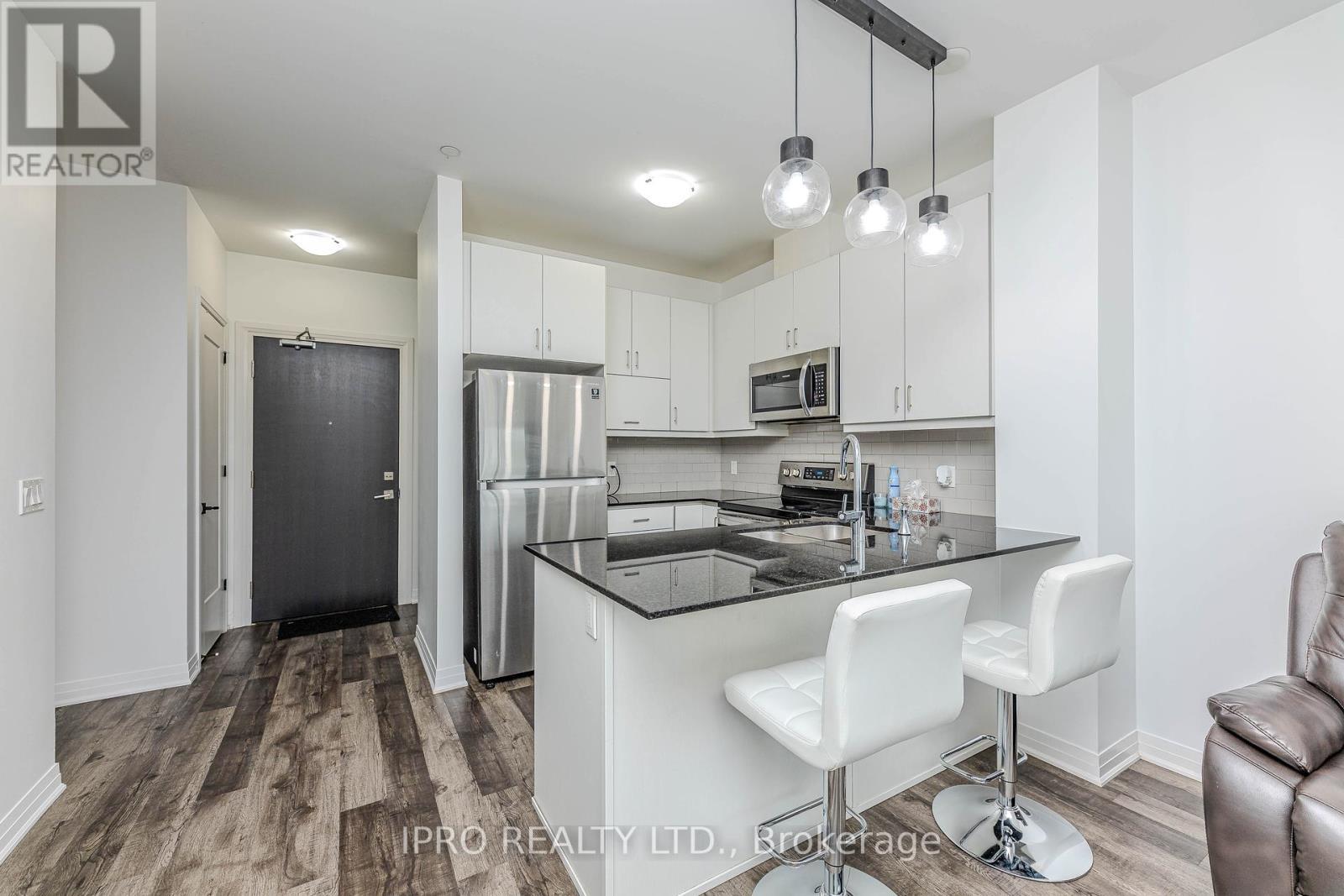 












121 - 102 GROVEWOOD COMMON

,
Oakville (GO Glenorchy),




Ontario
L6H0X2

