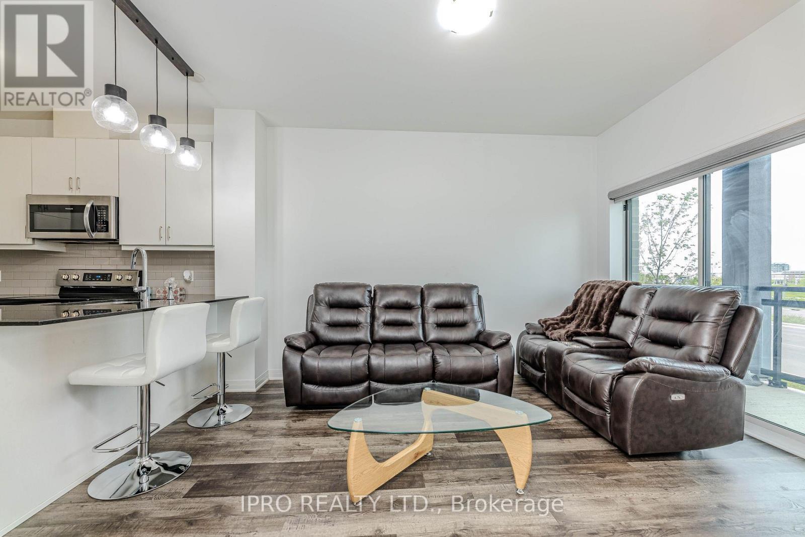 












121 - 102 GROVEWOOD COMMON

,
Oakville (GO Glenorchy),




Ontario
L6H0X2

