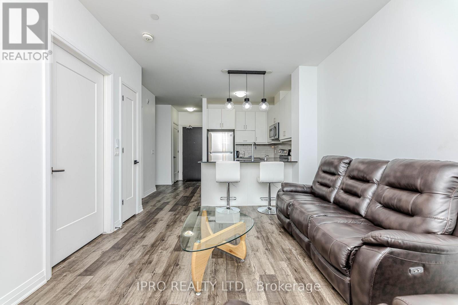 












121 - 102 GROVEWOOD COMMON

,
Oakville (GO Glenorchy),




Ontario
L6H0X2

