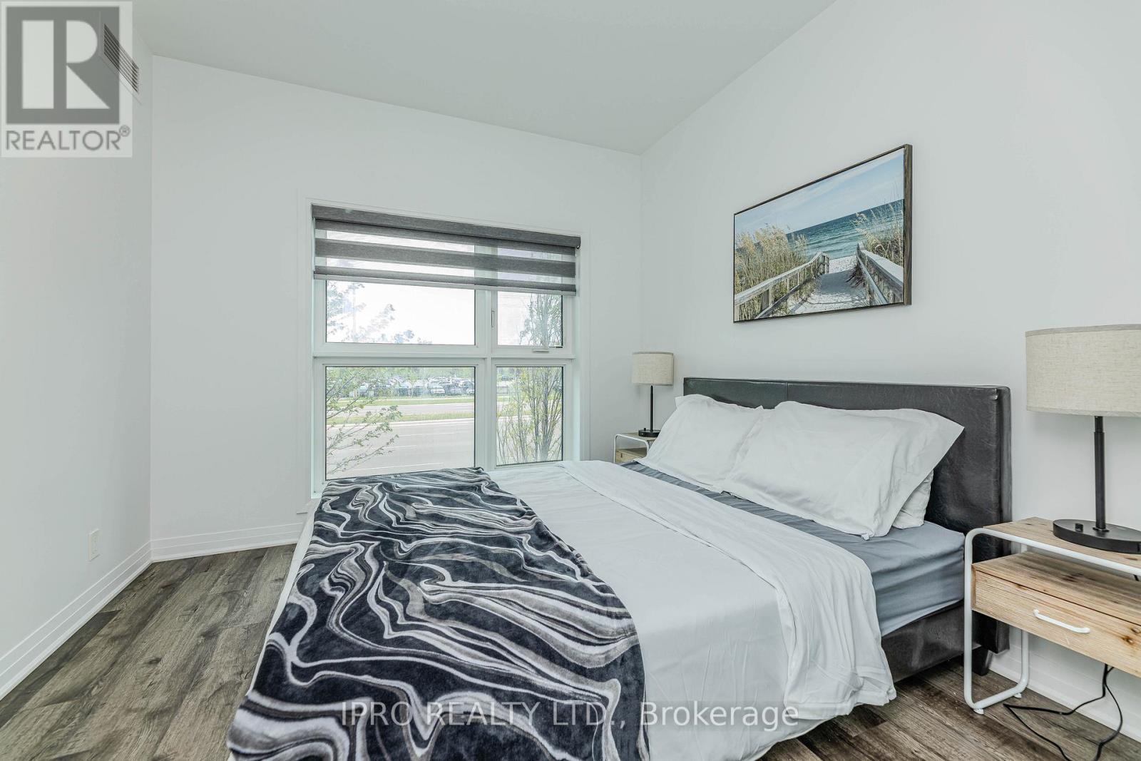 












121 - 102 GROVEWOOD COMMON

,
Oakville (GO Glenorchy),




Ontario
L6H0X2


