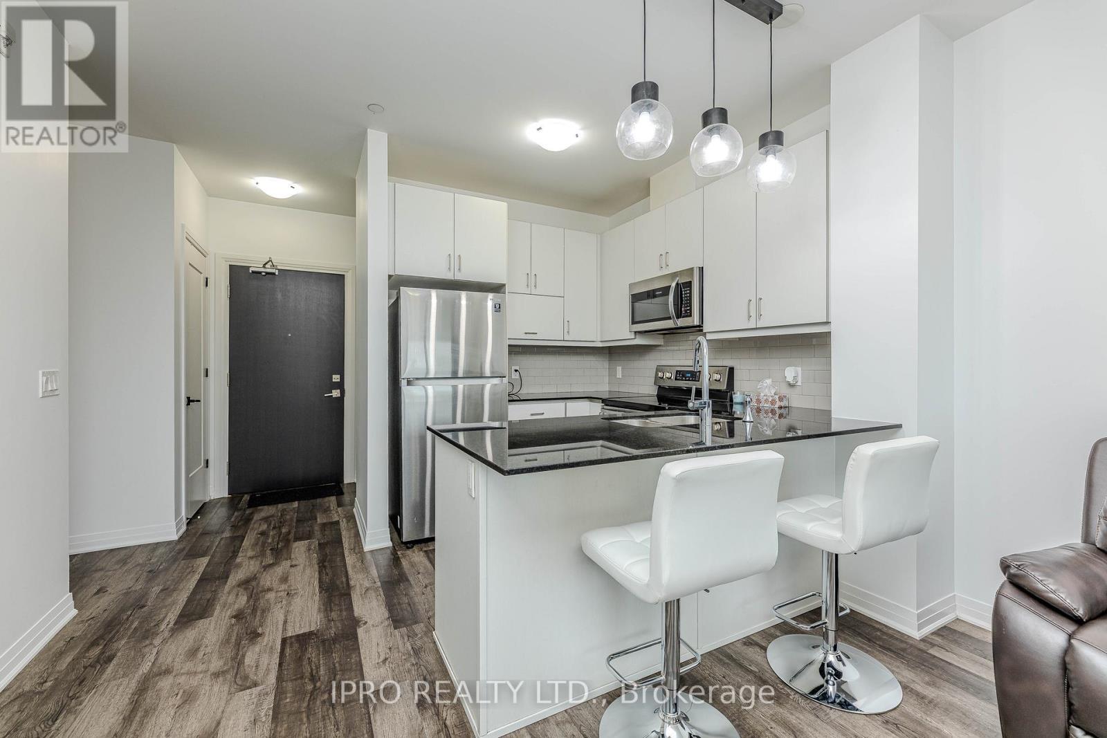 












121 - 102 GROVEWOOD COMMON

,
Oakville (GO Glenorchy),




Ontario
L6H0X2

