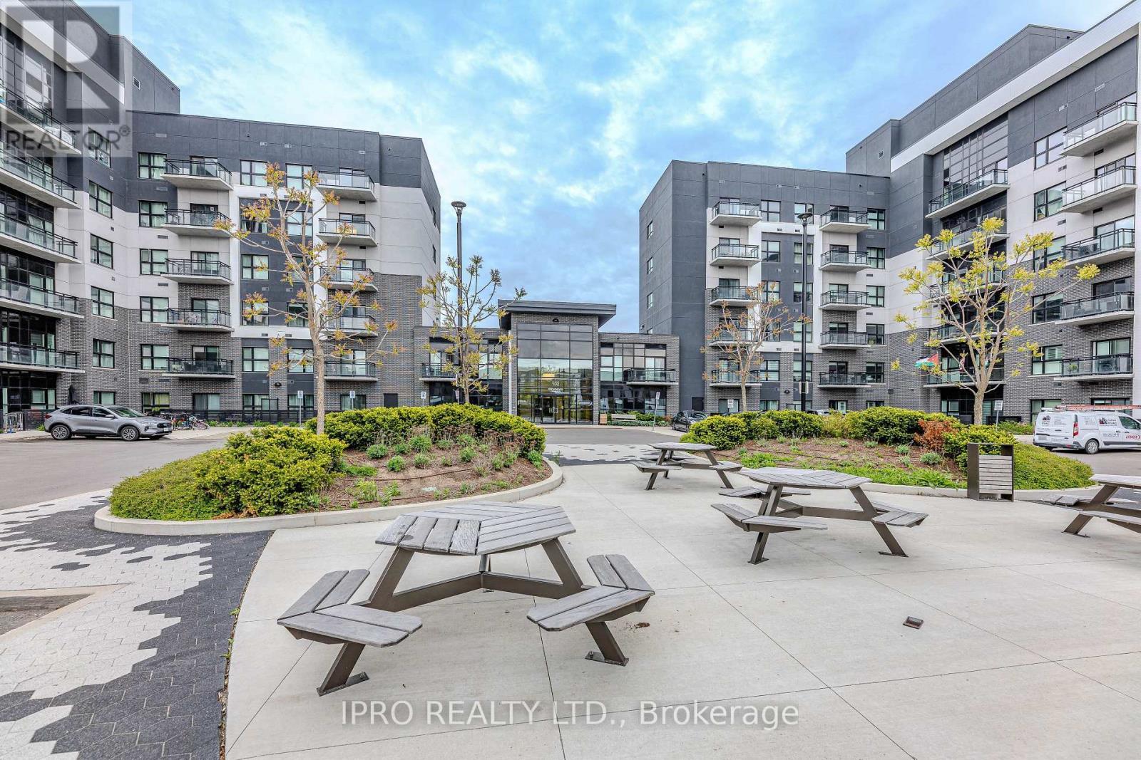 












121 - 102 GROVEWOOD COMMON

,
Oakville (GO Glenorchy),




Ontario
L6H0X2

