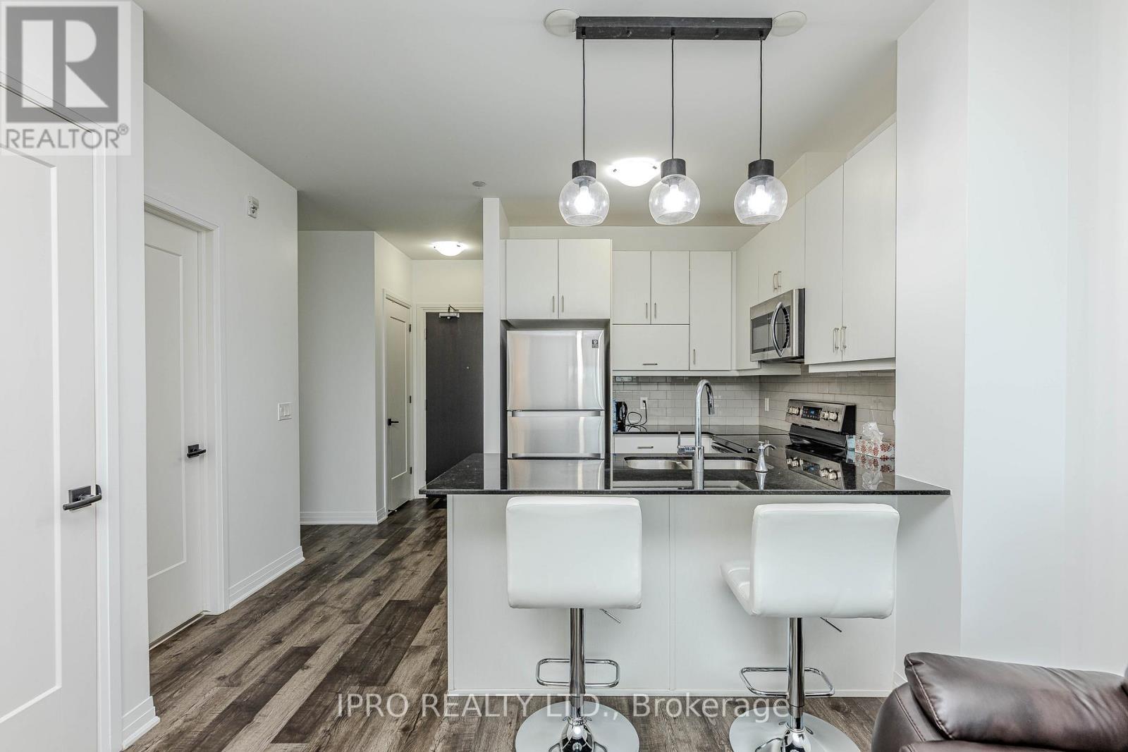 












121 - 102 GROVEWOOD COMMON

,
Oakville (GO Glenorchy),




Ontario
L6H0X2

