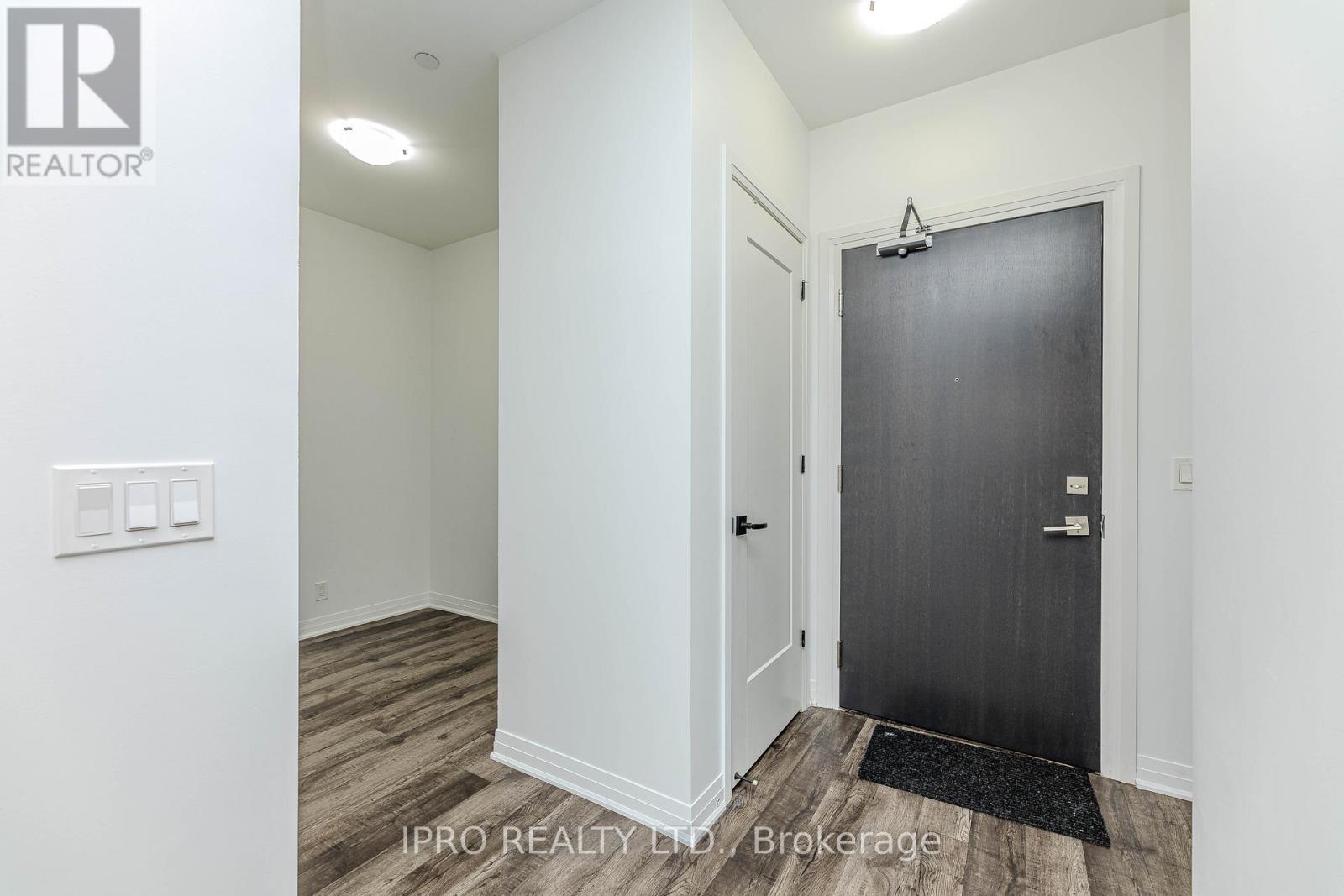 












121 - 102 GROVEWOOD COMMON

,
Oakville (GO Glenorchy),




Ontario
L6H0X2

