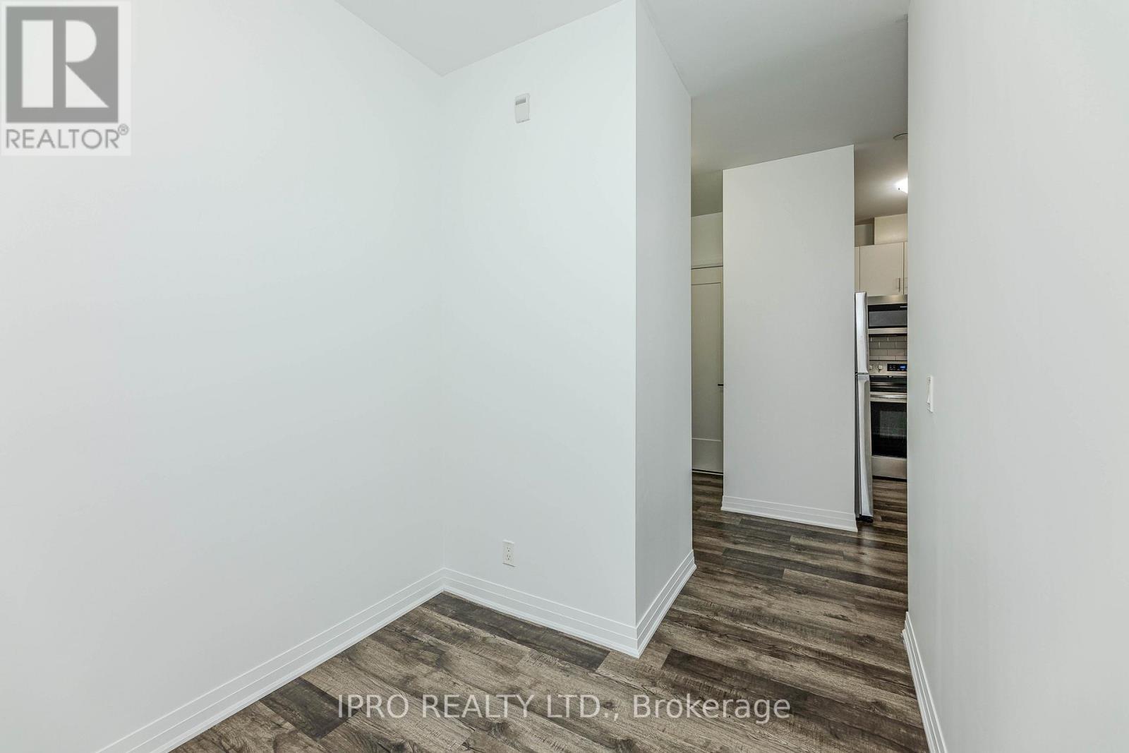 












121 - 102 GROVEWOOD COMMON

,
Oakville (GO Glenorchy),




Ontario
L6H0X2


