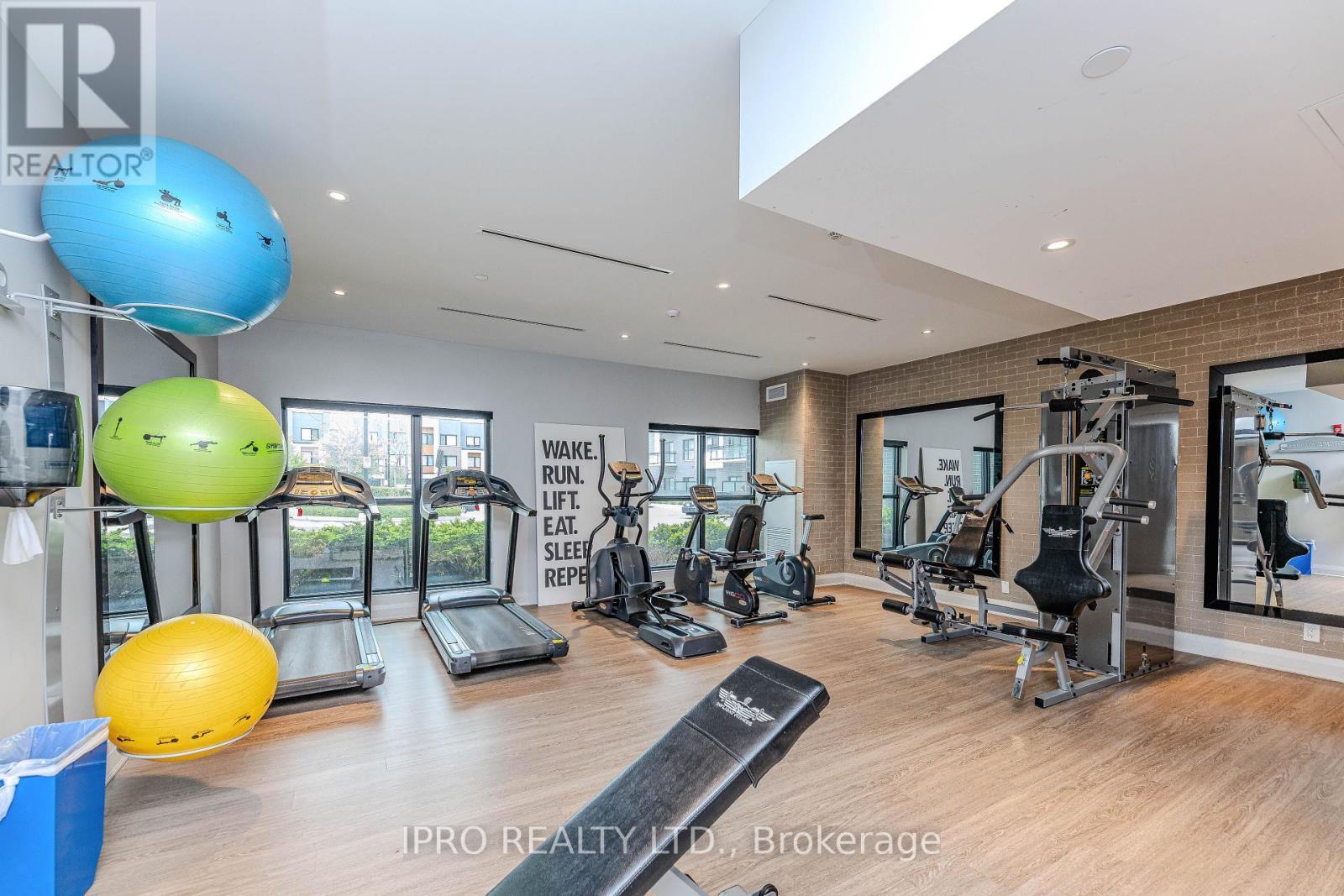 












121 - 102 GROVEWOOD COMMON

,
Oakville (GO Glenorchy),




Ontario
L6H0X2

