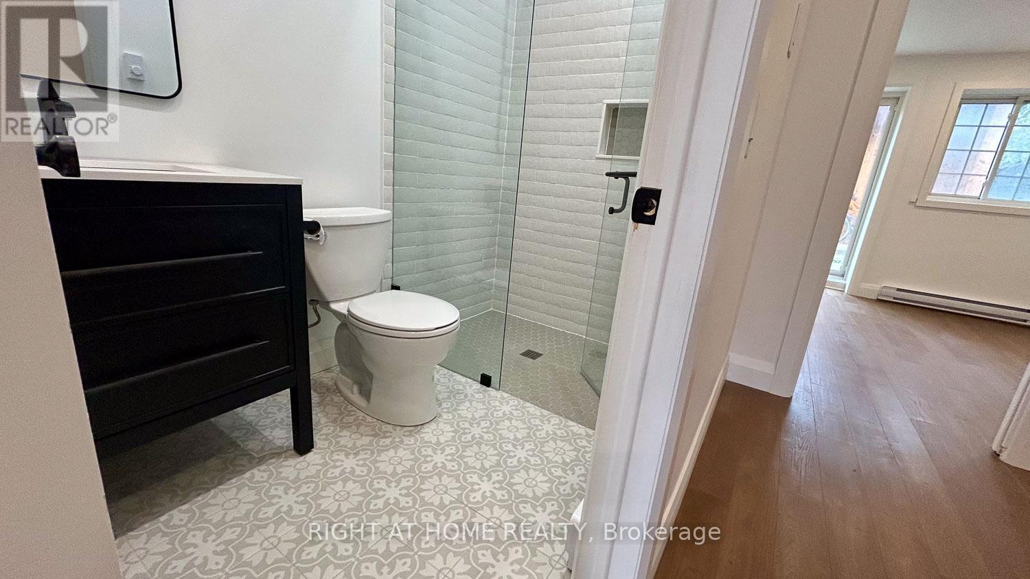 












GARDEN SUITE - 21 NORTHGATE DRIVE

,
Toronto (Downsview-Roding-CFB),




Ontario
M3K1R1

