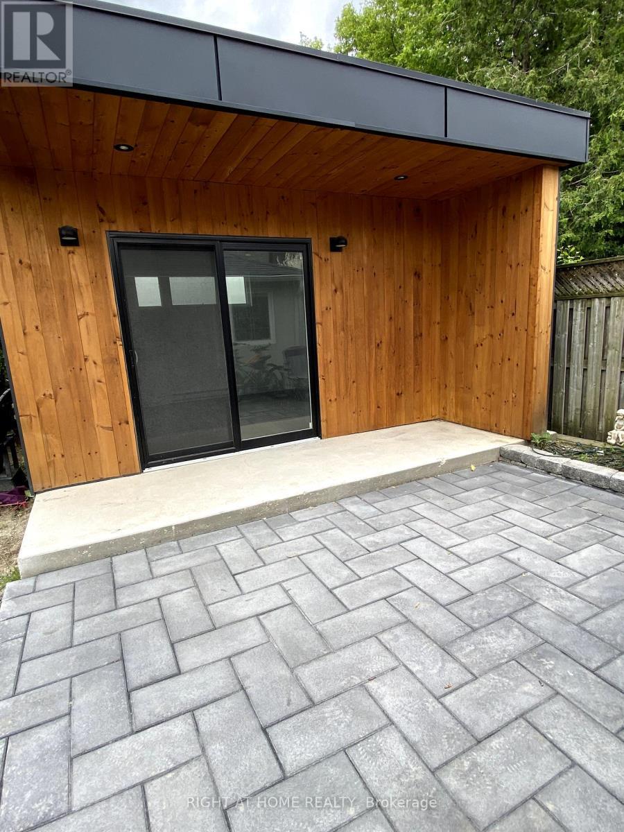 












GARDEN SUITE - 21 NORTHGATE DRIVE

,
Toronto (Downsview-Roding-CFB),




Ontario
M3K1R1

