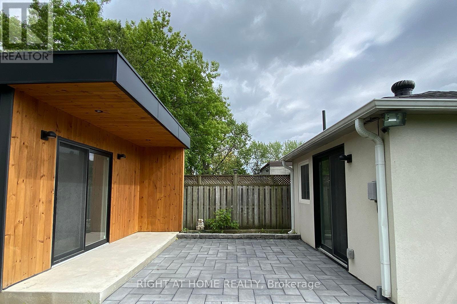 












GARDEN SUITE - 21 NORTHGATE DRIVE

,
Toronto (Downsview-Roding-CFB),




Ontario
M3K1R1


