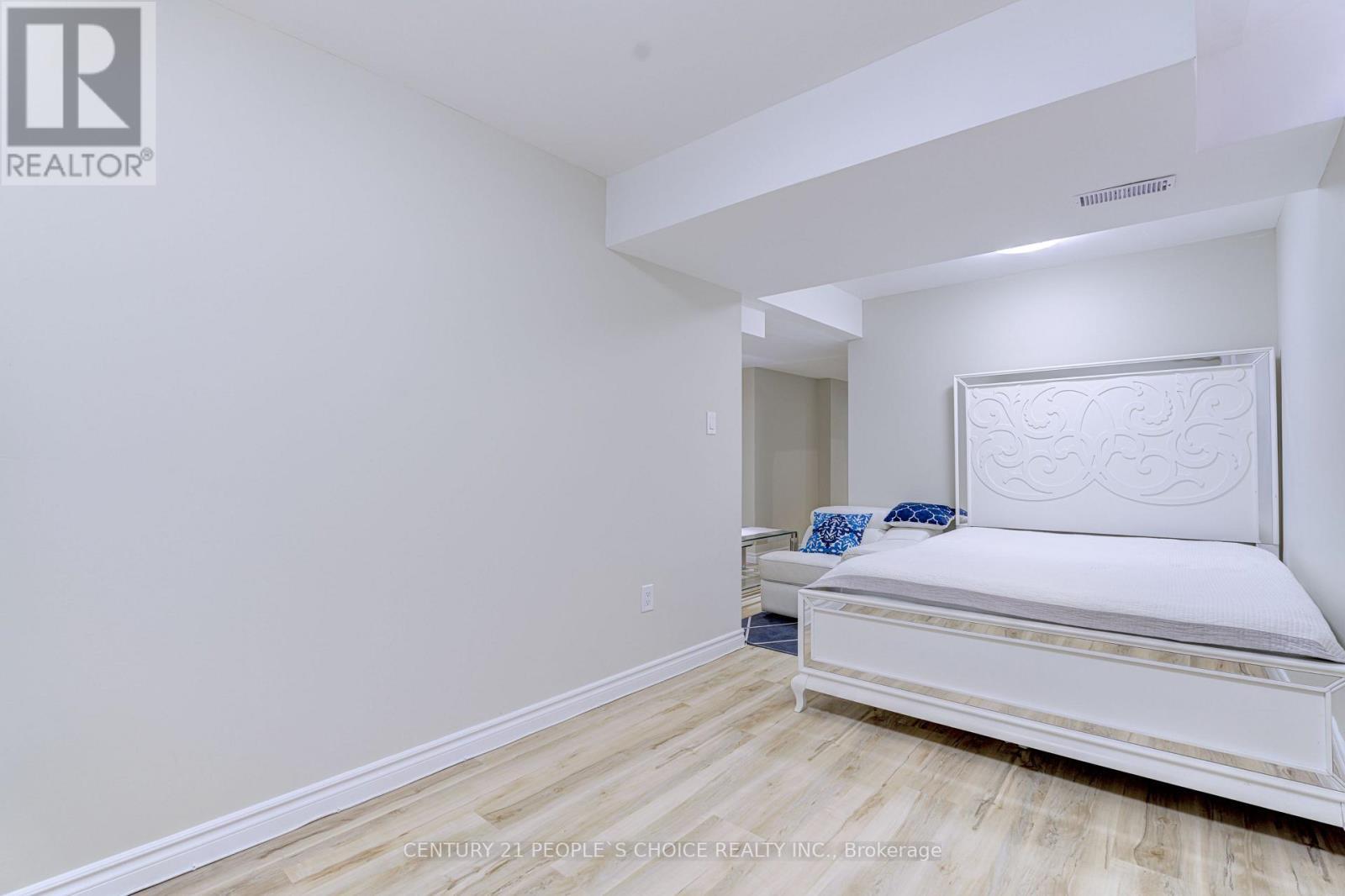 












BSMT - 3278 SPRINGRUN WAY

,
Mississauga (Churchill Meadows),




Ontario
L5M6T1


